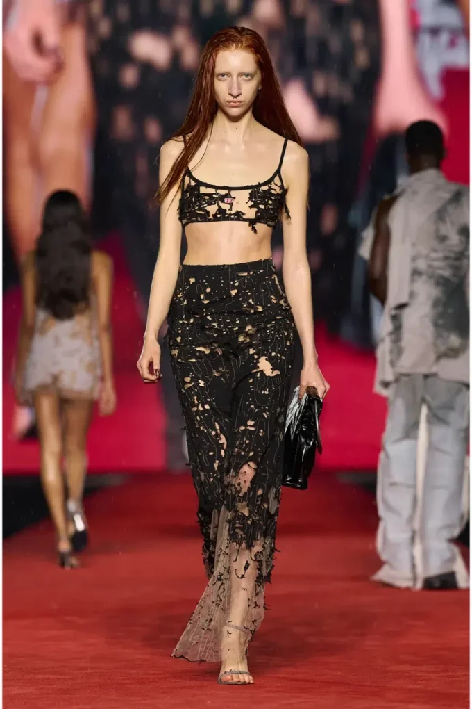 t-bra-dev Top reggiseno in tulle con jersey distrutto t-bra-dev Top reggiseno in tulle con jersey distrutto