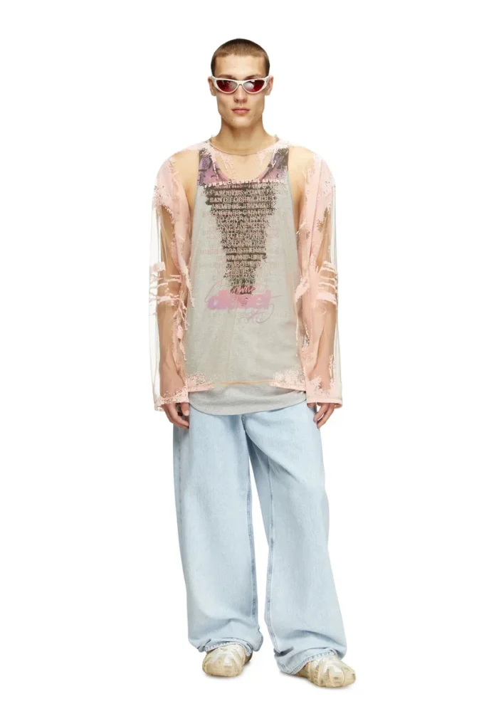 t-hassan-ls-a T-shirt in nylon a maniche lunghe con stampa del testo di una canzone t-hassan-ls-a T-shirt in nylon a maniche lunghe con stampa del testo di una canzone