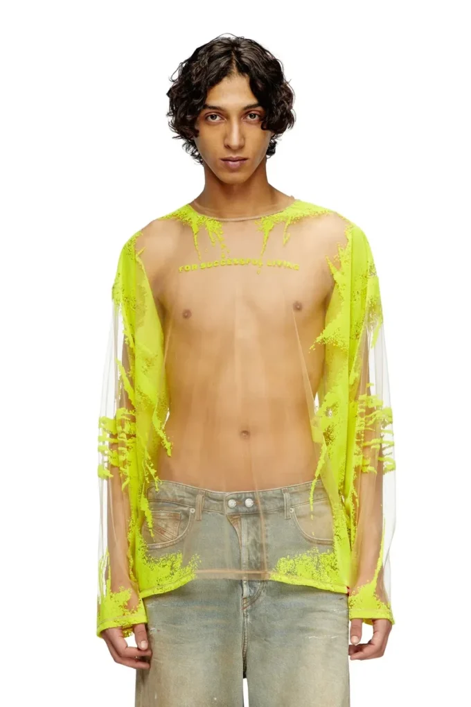 t-hassan-ls-a T-shirt in nylon a maniche lunghe con stampa del testo di una canzone t-hassan-ls-a T-shirt in nylon a maniche lunghe con stampa del testo di una canzone