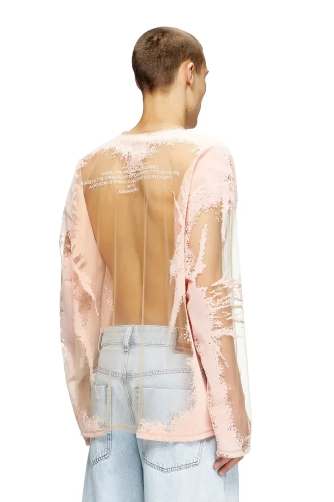 t-hassan-ls-a T-shirt in nylon a maniche lunghe con stampa del testo di una canzone t-hassan-ls-a T-shirt in nylon a maniche lunghe con stampa del testo di una canzone