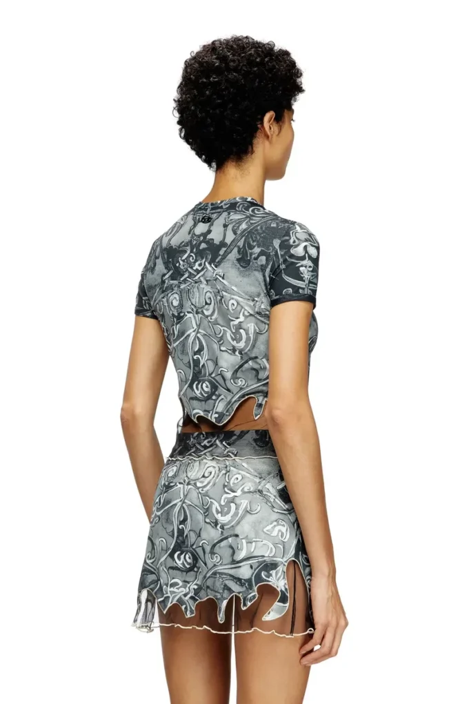 t-inlay T-shirt in nylon con stampa araldica t-inlay T-shirt in nylon con stampa araldica