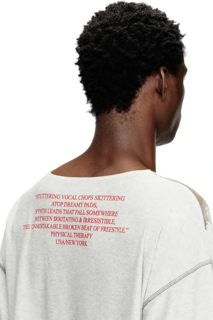 t-jerry-b T-shirt a maniche lunghe con stampa di testi di canzoni t-jerry-b T-shirt a maniche lunghe con stampa di testi di canzoni