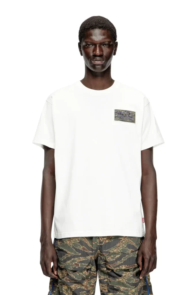 t-norm-t3 T-shirt con patch logo mimetico t-norm-t3 T-shirt con patch logo mimetico
