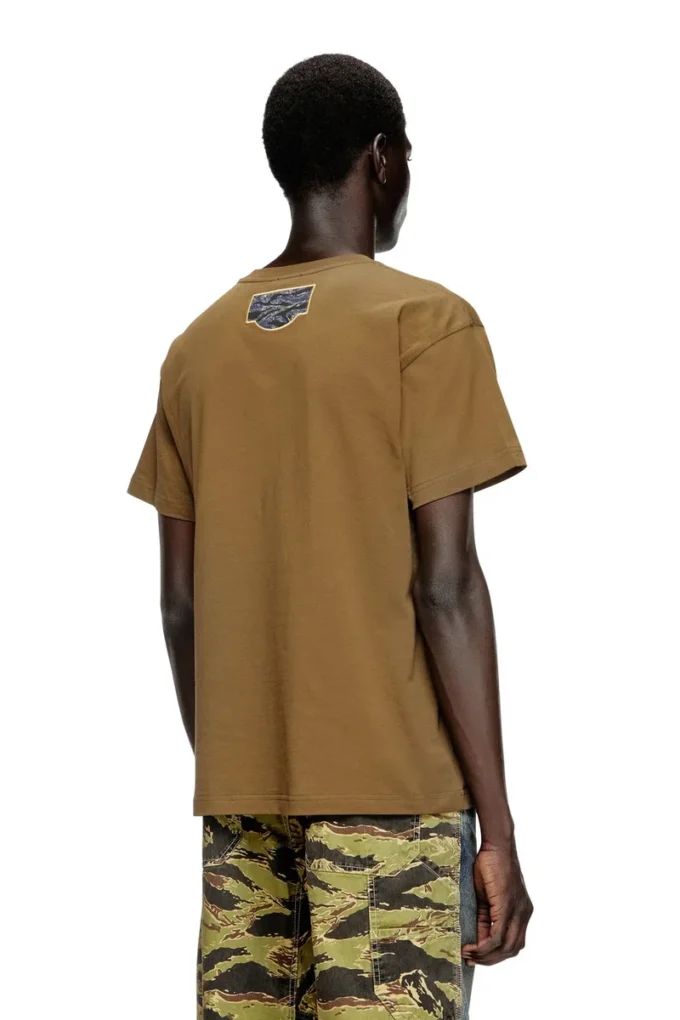 t-norm-t3 T-shirt con patch logo mimetico t-norm-t3 T-shirt con patch logo mimetico