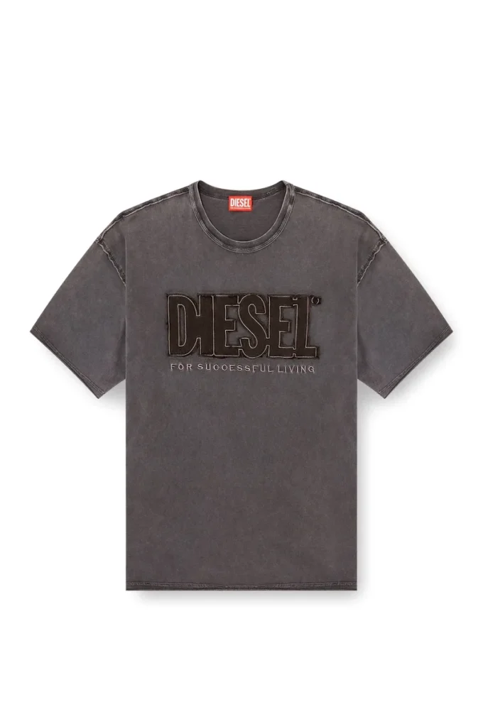 t-rawboxt T-shirt con logo applicato e bordi grezzi t-rawboxt T-shirt con logo applicato e bordi grezzi
