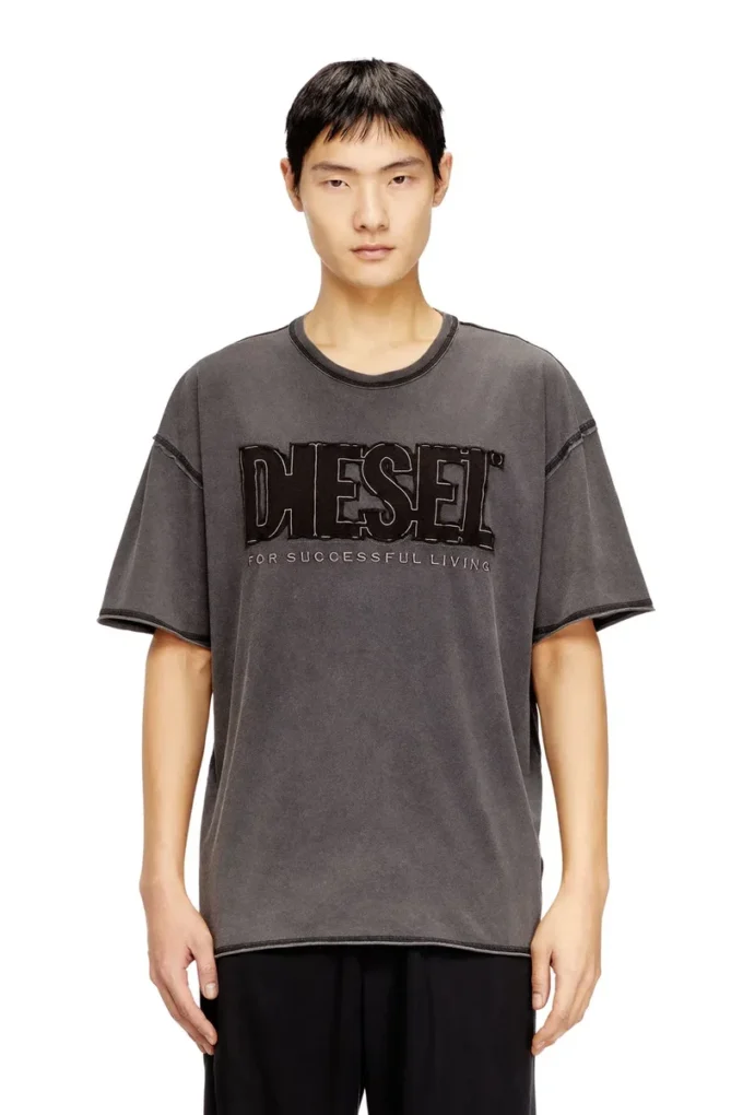 t-rawboxt T-shirt con logo applicato e bordi grezzi t-rawboxt T-shirt con logo applicato e bordi grezzi
