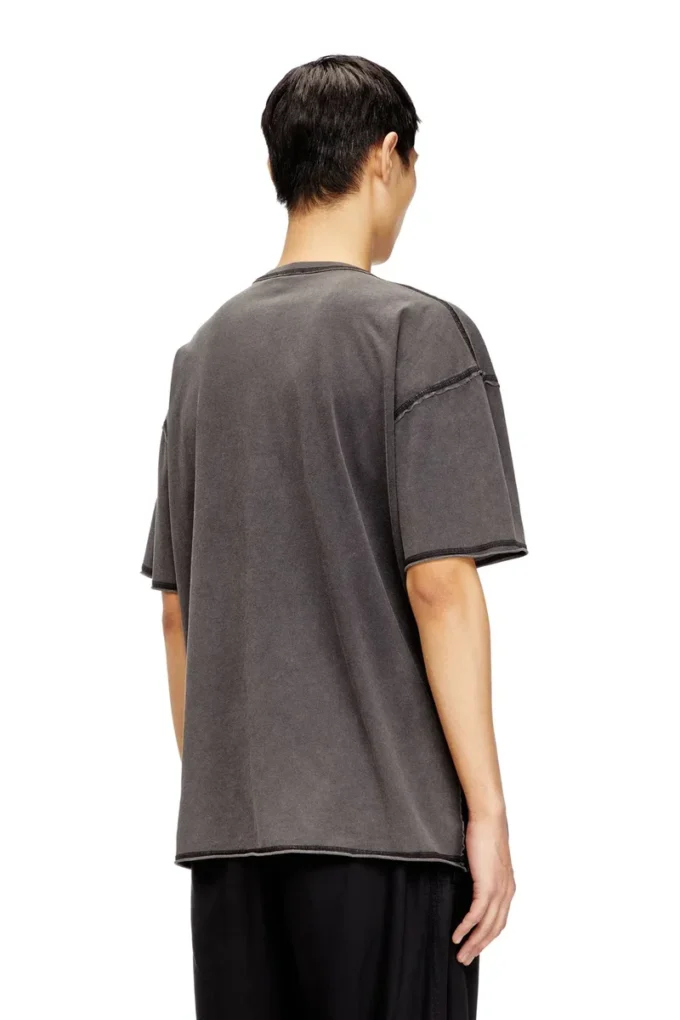 t-rawboxt T-shirt con logo applicato e bordi grezzi t-rawboxt T-shirt con logo applicato e bordi grezzi