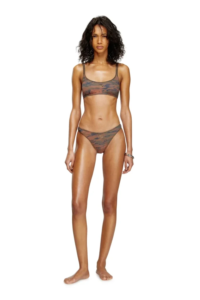 ut-bra-top-utlt Top bikini mimetico con logo ritagliato