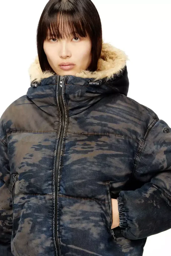 w-aves-fur Piumino con cappuccio in denim mimetico effetto sporco